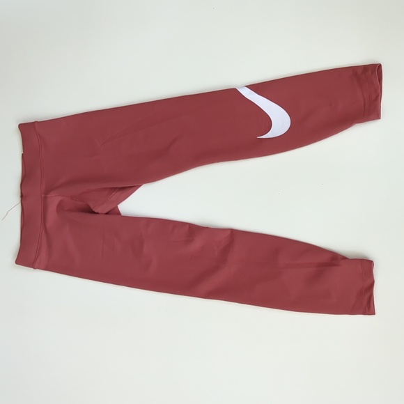 Nike Sportswear Essential Swoosh Midrise Leggings Regular, Plus Size - Picture 4 of 6